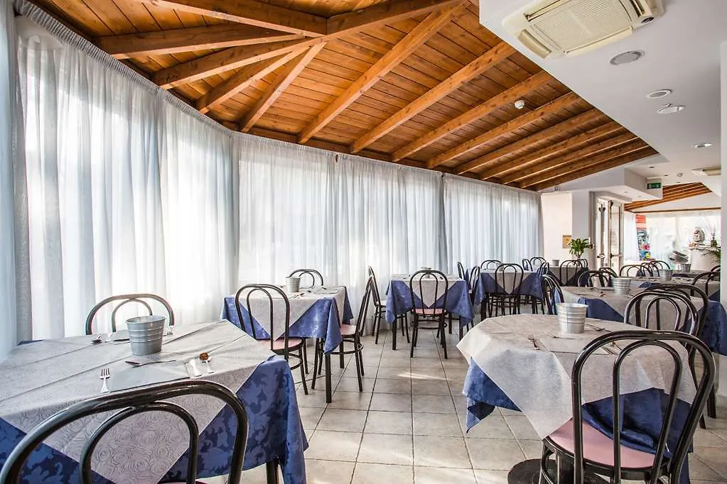 Hotel Nancy Riccione 2*,